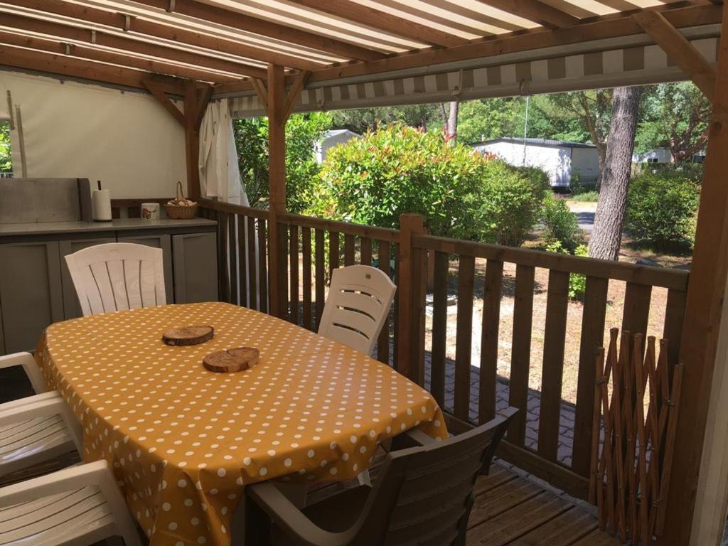 Mobil-Home 4-6 Personnes Saint-Julien-En-Born Dış mekan fotoğraf